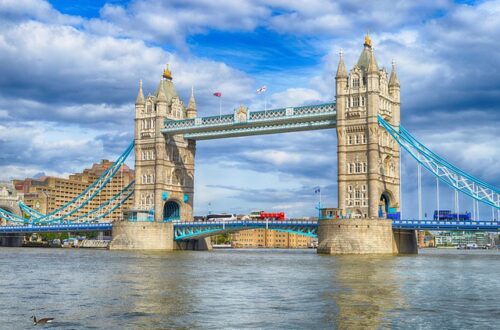 "Tower Bridge – символът на Лондон над река Темза"